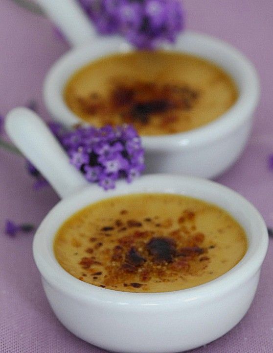 Cr&egrave;me br&ucirc;l&eacute;e lavande