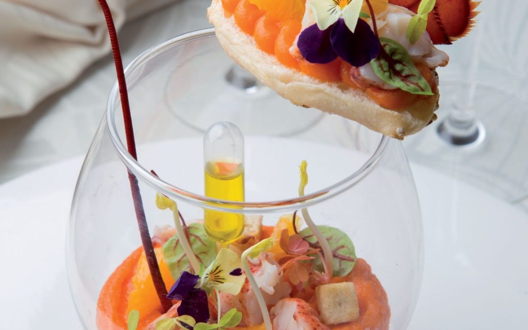 Le jus de carcasse de homard de 50cl en 5dl, signature du chef pour les rôtis.