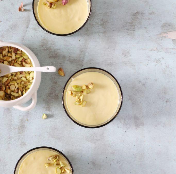 Le nuage de 20 cl de lait en verre, infusé à la cardamome et fleur de sel.