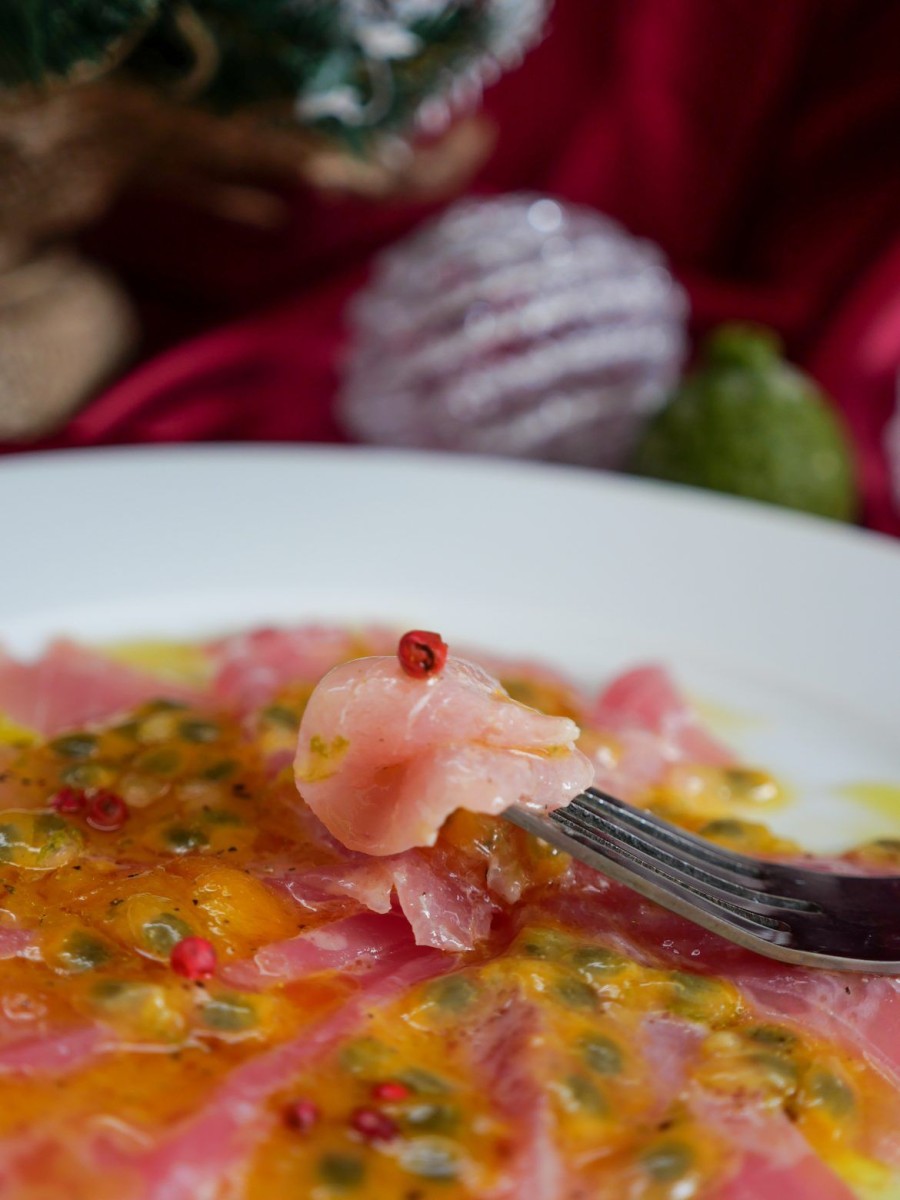 Carpaccio de bar huile de pin