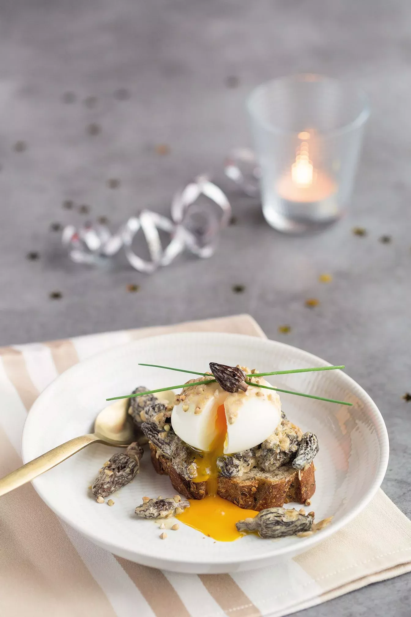 &OElig;uf parfait morilles